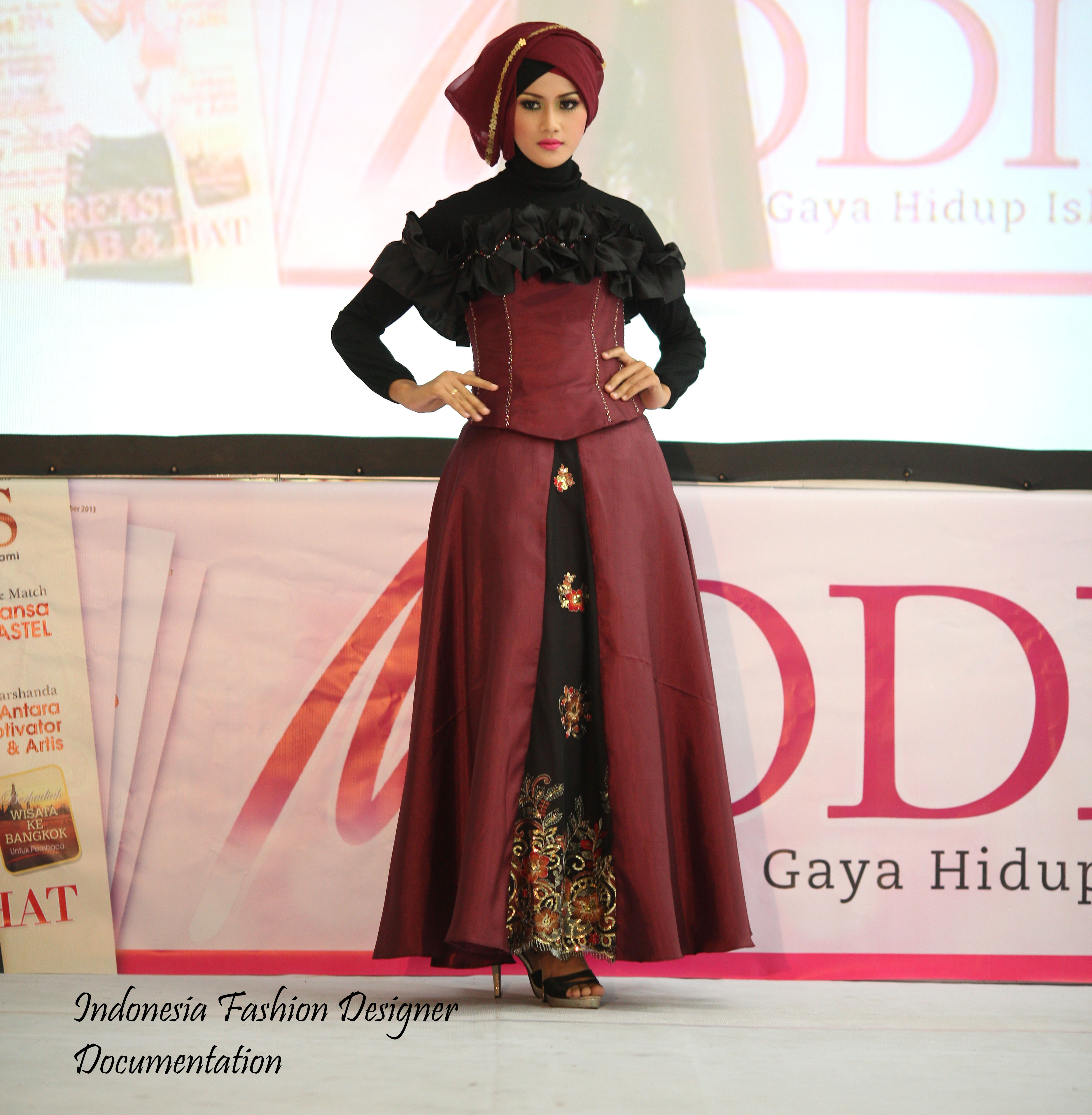 Nely Afifi Fashion Designer Surabaya 0821 4284 5152 